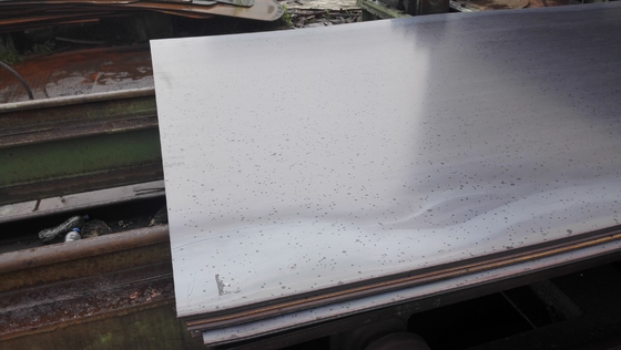 Q235 Wear Resistant Arc Welding Hardened Carbon Chrome Steel Plate With Punch Hole