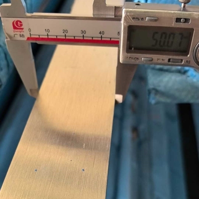 TP316L 1.4404 สายผมแปรง สแตนเลส Flat Bar สําหรับบันได