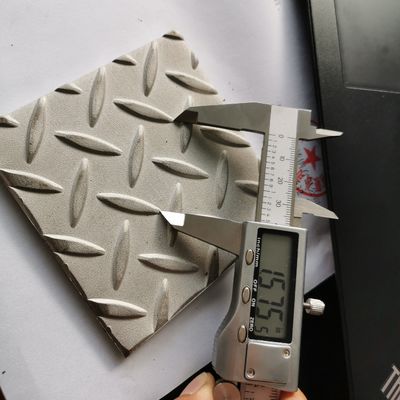 Stainless 304 Vastrap Checkered Plate 5mm Astm A793 แผ่นพื้นรีด